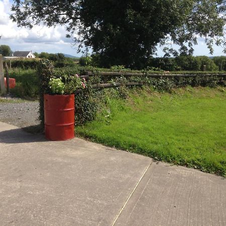 Crossmaglen 'Uncle Owenie'S Cottage' מראה חיצוני תמונה
