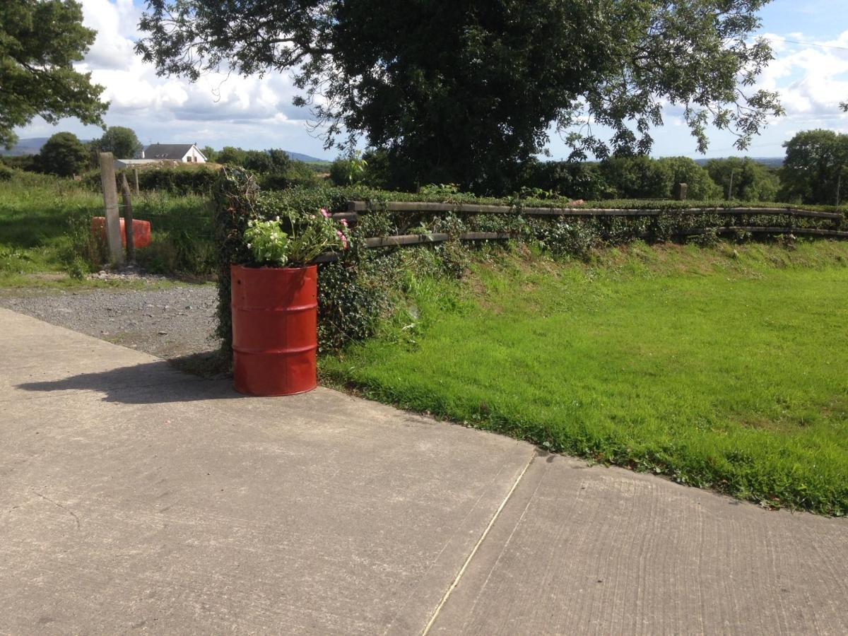 Crossmaglen 'Uncle Owenie'S Cottage' מראה חיצוני תמונה